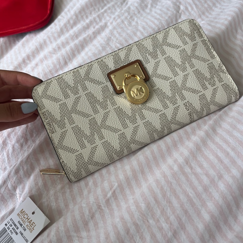 Michael Kors Cream Wallet with Gold-Tone Lock